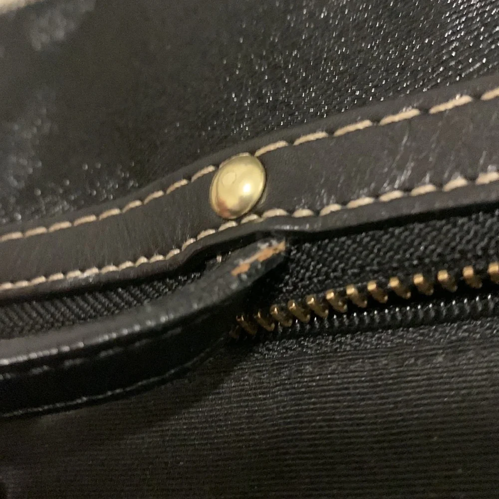 Coach Signature Handbag - Picture 14 of 15